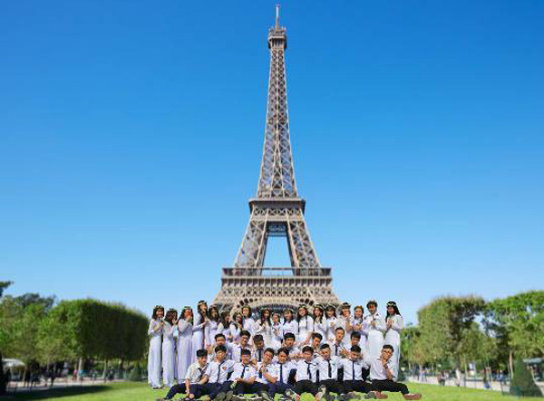 Câu chuyện này chính là bộ ảnh kỷ yếu cực kỳ hài hước của các bạn trẻ đến từ Cần Thơ.