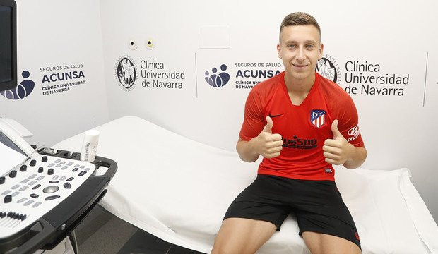 Chuyển nhượng cầu thủ từ Tây Ban Nha, tiền đạo người Serbia, Ivan Saponjic đã đặt bút ký vào bản hợp đồng có thời hạn 3 năm tại Atletico Madrid.