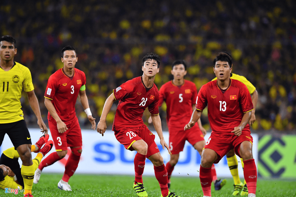 Khi mặc áo màu đỏ, các cầu thủ cũng sẽ phải mặc quần lót màu đỏ và khi áo thi đấu màu trắng thì nội y trong cũng phải vậy.