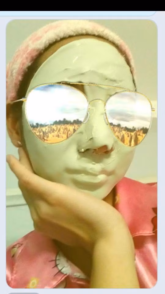 Muốn đẹp thì bất chấp hi sinh bịt cả "lỗ thở" từ miệng và mũi.