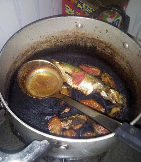 Rất nhiều thảm họa nấu nướng đã được dân mạng ghi lại và đăng tải trên mạng xã hội.