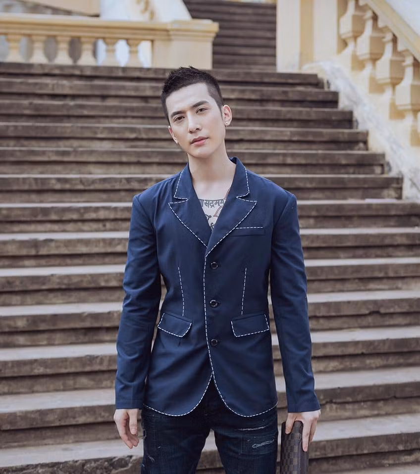 Hiện tại trang cá nhân của Jackson Ng được rất nhiều cư dân mạng theo dõi, quan tâm lên tới hơn 30 ngàn lượt. Những hình ảnh của anh chàng này đăng tải thì ngay lập tức nhận được hàng chục ngàn bình luận, theo dõi và chia sẻ.