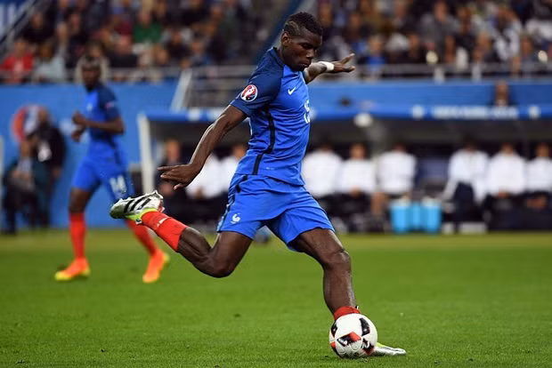 Mờ nhạt ở các trận đấu vòng bảng, thế nhưng chỉ cần một trận tứ kết tỏa sáng, Paul Pogba đã chứng minh cho cả thế giới thấy được sự đa năng của mình trong khâu thu hồi bóng lẫn việc tham gia tấn công. Bàn thắng ở trận gặp Iceland chắc chắn giúp ngôi sao của Juventus giải tỏa áp lực tâm lý trước khi bước vào trận gặp Đức.