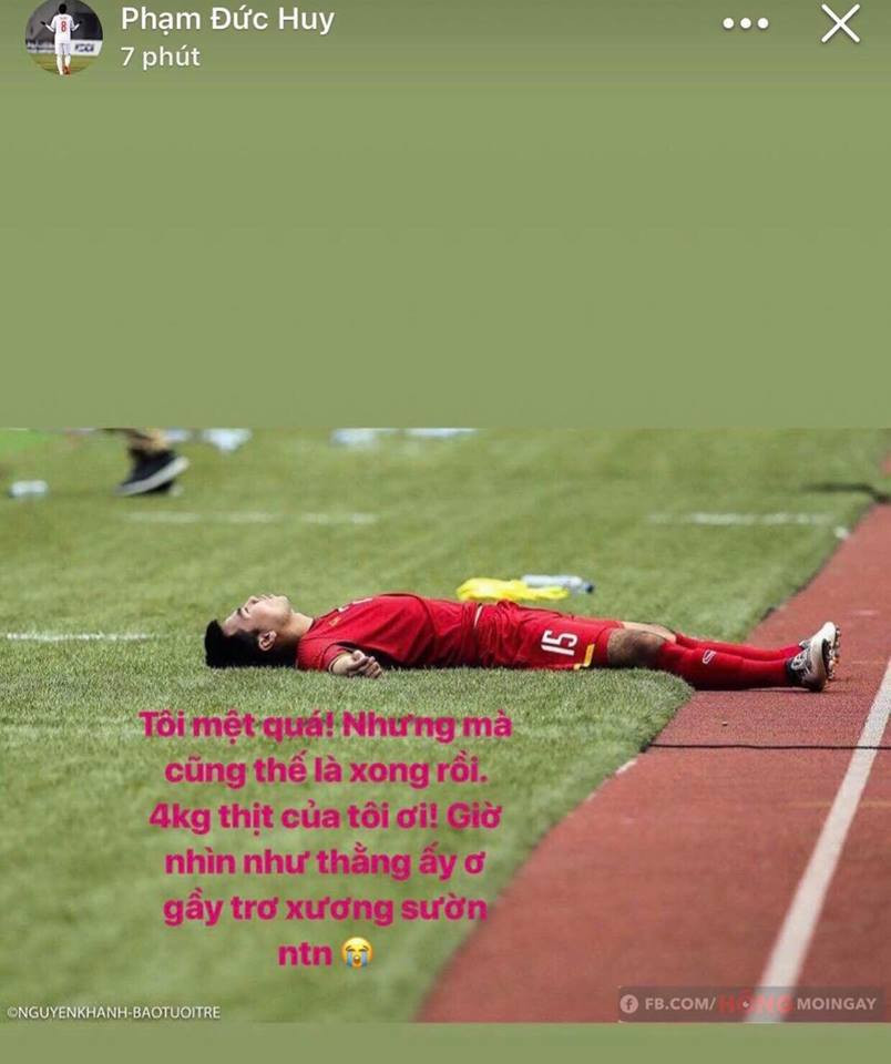 Sau trận thua trước UAE và cán đích Asiad ở vị trí thứ tư, các tuyển thủ U23 Việt Nam đã chia sẻ những cảm xúc rất riêng của mình trên MXH khiến NHM nước nhà bị thu hút và để lại nhiều bình luận.