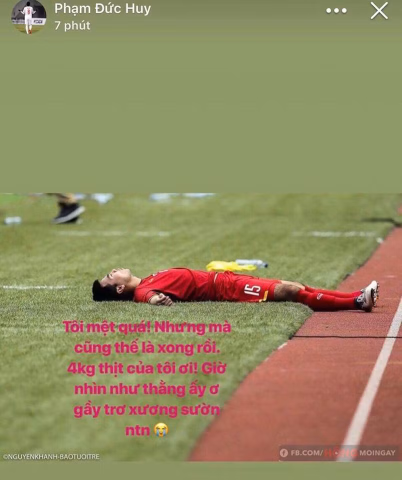 Sau trận thua trước UAE và cán đích Asiad ở vị trí thứ tư, các tuyển thủ U23 Việt Nam đã chia sẻ những cảm xúc rất riêng của mình trên MXH khiến NHM nước nhà bị thu hút và để lại nhiều bình luận.