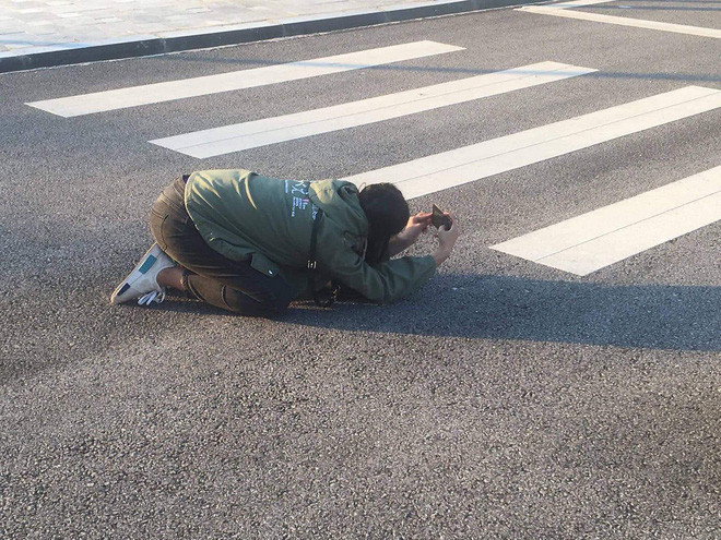 Để có những bức ảnh đăng Facebook đôi khi xinh thôi là chưa đủ, máy móc xịn thôi chưa đủ, background xịn xò thôi cũng chưa đủ, bởi thứ bạn cần nhất vẫn là một người chụp có tâm.