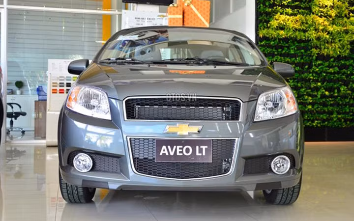 Chevrolet Aveo LT 1.5L 5MT có giá 445 triệu đồng (Ảnh: Otos.vn)