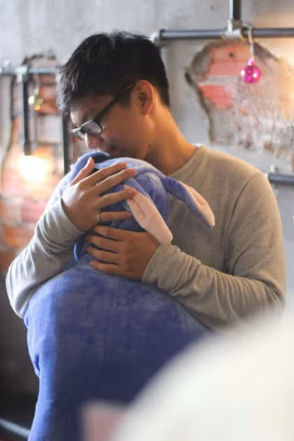 Dù hoạt động chưa lâu nhưng quán cafe ôm Sài Gòn đã thu hút được rất nhiều sự quan tâm của giới trẻ. Ảnh: FB Cafe Ôm.