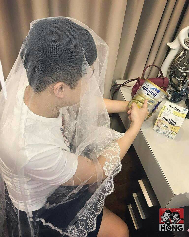 Cũng từ chiếc khăn trắng trùm đầu của các thành viên Hội thánh Đức Chúa Trời mà dân mạng đã có thứ giải trí riêng của mình. Bằng cách chụp ảnh cùng những chiếc khăn voan trắng, cư dân mạng đã "giả vờ" gia nhập giáo phải bị cho là tà giáo này.