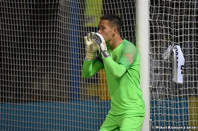 Filip Nguyễn sinh năm 1992, đang chơi cho CLB Slovan Liberec. Mùa 2018-2019, anh đã thi đấu tổng cộng 27 trận. Trước đó, năm 2016 thủ môn này từng thử việc ở Thanh Hóa nhưng không thành công.