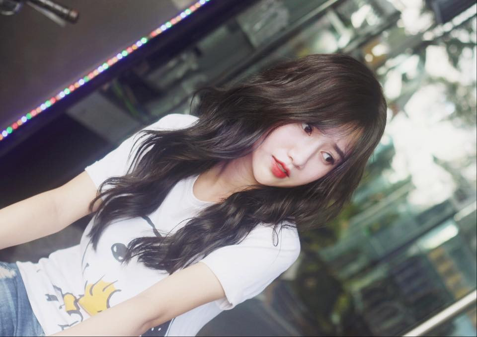 Chia sẻ về tình yêu bóng đá của mình, Ngọc Trâm cho biết, bóng đá là niềm đam mê của cô nên thường đến sân xem hoặc cùng bố mẹ ăn mực, uống bia và cổ vũ cho ĐT Việt Nam ở các giải đấu.