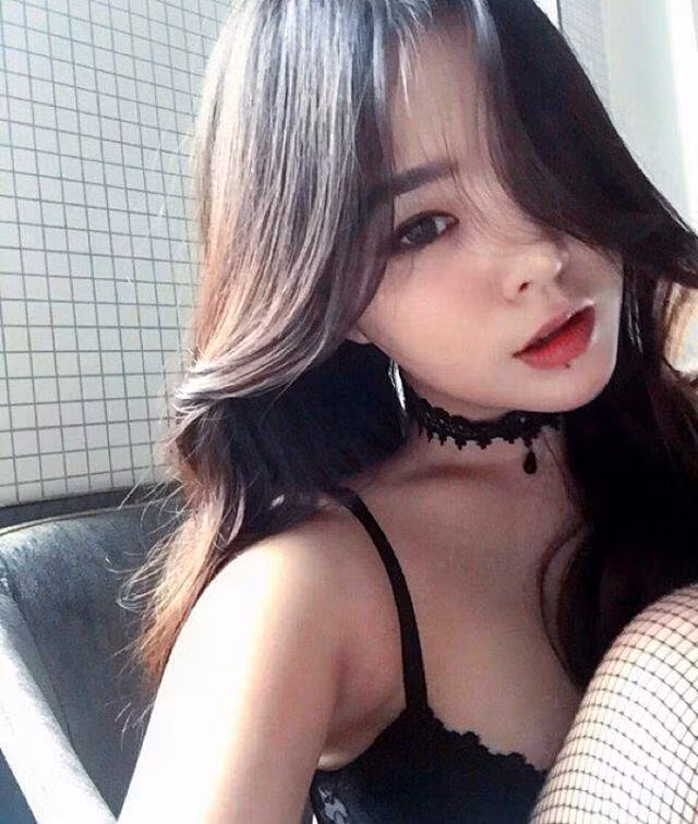 Cô nàng được được mệnh danh là thiên thần nội y Hàn Quốc - Lee Ha Neul sinh năm 1995 hiện đang sinh sống và làm việc tại thủ đô Seoul. Cô bạn này gây ấn tượng bằng gương mặt tươi trẻ đầy cuốn hút cùng thân hình nuột từng centimet.