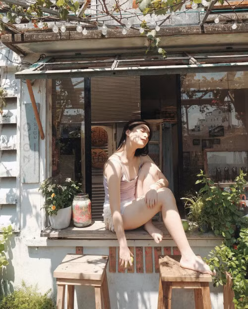 Mới đây, Thảo Tâm khiến nhiều người trầm trồ khi xuất hiện trong bộ ảnh mới với phong cách mong manh quyến rũ.