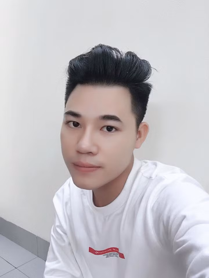 Được biết, trước khi trở thành giảng viên đại học, Duy Cường từng là sinh viên của trường ĐH Khoa học xã hội và Nhân văn Hà Nội.