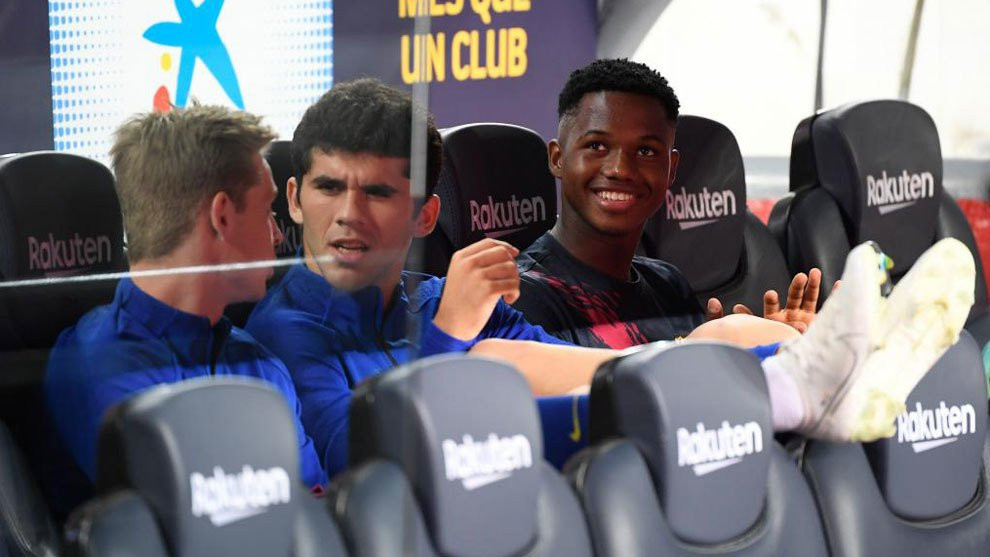 Theo nguồn tin từ Record, một CLB tại La Liga, Real Betis đang ngỏ ý muốn chiêu mộ Alena của Barca để khỏa lấp khoảng trống mà tiền vệ William Carvalho bỏ lại do chấn thương.