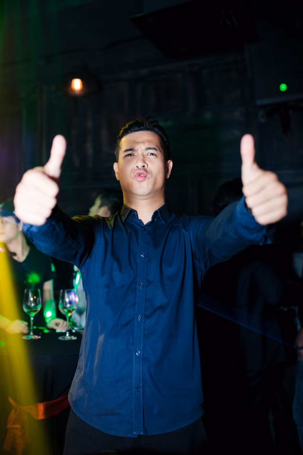 Trương Thế Vinh liên tục nhún nhảy theo âm nhạc.