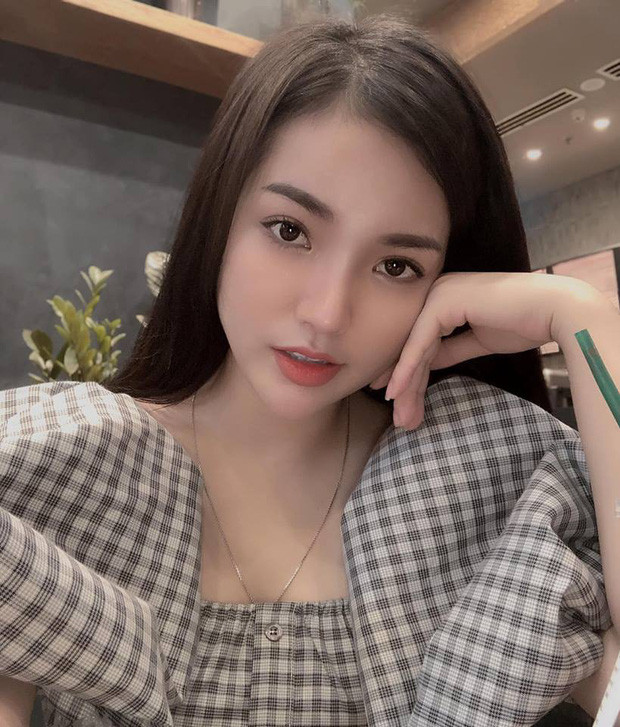 Sở hữu số đo vòng một khủng, cô gái Việt Nam lên báo Trung Quốc sớm định hình phong cách của bản thân theo hướng quyến rũ, nóng bỏng.