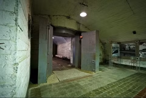 Trong trường hợp bị tấn công, hạm đội biển Đen cùng 11 tàu ngầm có thể trú ẩn trong căn cứ ngầm này.