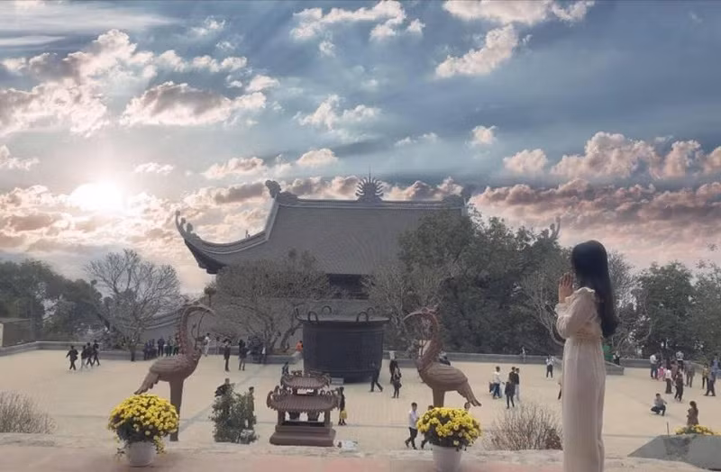 Tuy nhiên, một số cư dân mạng lại cho rằng thực tế ngôi chùa này chưa đẹp đến vậy, bởi vì chùa vẫn đang trong quá trình xây dựng, ngổn ngang vật liệu.