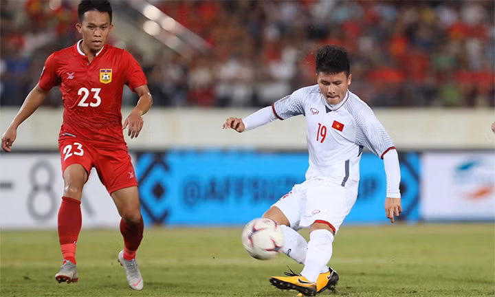 Với cái chân trái ma thuật, Quang Hải đã khiến cho những cầu thủ phòng ngự đội bạn luôn trong trạng thái báo động mỗi khi anh có bóng trong chân. Với kỹ thuật cá nhân điêu luyện, cầu thủ số 19 này thường mở những đường chọc khe rất sắc sảo. Bên cạnh đó là khả năng sút xa rất đáng gờm.