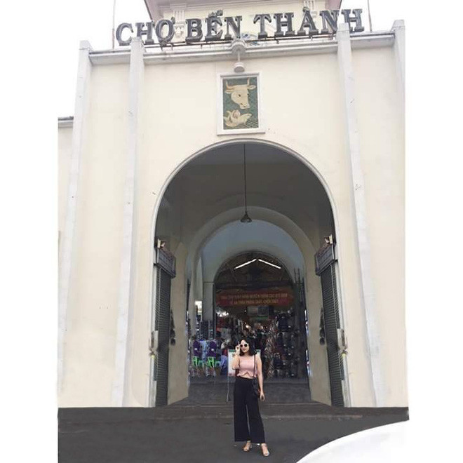 Chính bởi vậy, người ta mới tìm đến photoshop để cầu cứu cho ra một bức ảnh ưng ý nhất để "thả thính" trên mạng xã hội. Cũng chính vì vậy, việc nhờ dân mạng sửa ảnh nhận được nhiều sự chú ý của cộng đồng mạng.