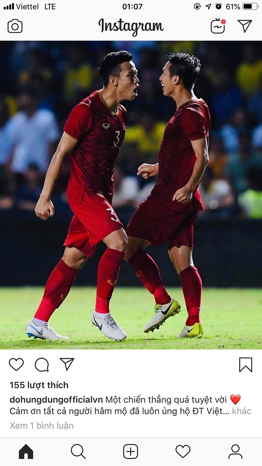 Tiền vệ Đỗ Hùng Dũng chia sẻ: "Một chiến thắng quá tuyệt vời! Cảm ơn tất cả NHM đã luôn ủng hộ ĐT Việt Nam".