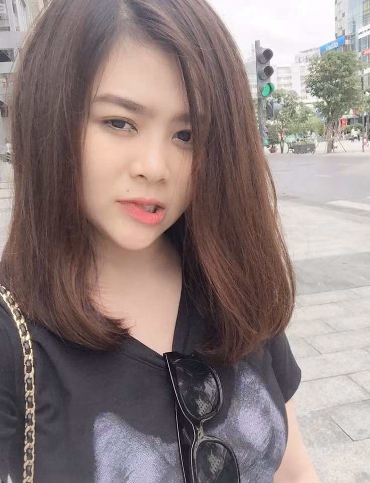 Trò chuyện với Đức Huy, anh cho biết mối quan hệ của anh và Tường Vi được hai gia đình ủng hộ. Bên cạnh đó, cầu thủ này sẽ cố gắng phấn đấu sự nghiệp và đến thời điểm thích hợp sẽ "đưa nàng về dinh".