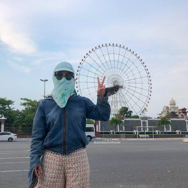 Ngay sau khi đăng tải, những bức ảnh này đã thu hút sự chú ý của đông đảo cư dân mạng. Nhiều người còn hài hước đặt tên cho series ảnh này là ''du lịch kiểu ninja'' bởi style cực chất.