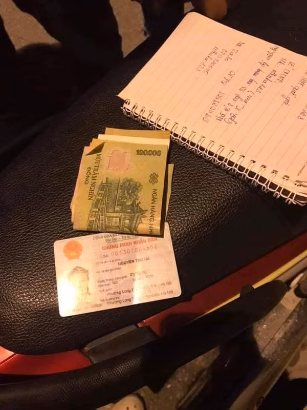 Theo tìm hiểu được biết, nạn nhân vụ nhảy cầu Vĩnh Tuy tự tử có tên là H. sinh năm 2001 hiện trú tại 19 phường Long Biên (quận Long Biên, Hà Nội).