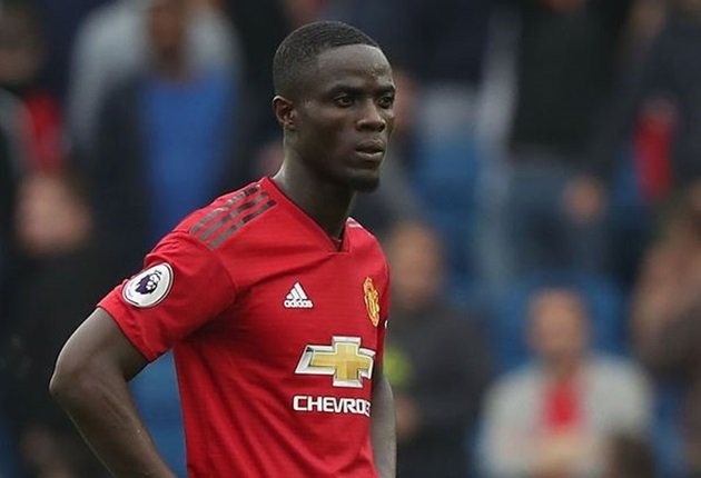 Nguồn tin từ TuttoSport cho hay, AC Milan bất ngờ lên kế hoạch hỏi mua trung vệ Eric Bailly để gia cố hàng phòng ngự. Trước đó, Rossoneri từng đàm phán với Liverpool cho trường hợp của Dejan Lovren.