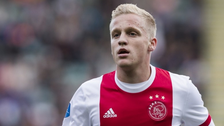 Chuyển nhượng cầu thủ từ Mirror, Donny van de Beek là cái tên tiếp theo lọt vào tầm ngắm của những đội bóng này, đặc biệt hơn trong đó có rất nhiều CLB hàng đầu Premier League.