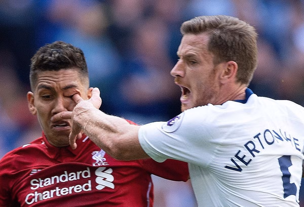 Trả lời phỏng vấn Sky Sports, Firmino thừa nhận, anh đã nghĩ tới viễn cảnh xấu nhất là bị mù mắt trái, khi bị bị Jan Vertonghen móc mắt ở trận đấu giữa Tottenham với Liverpool diễn ra vào tháng trước.