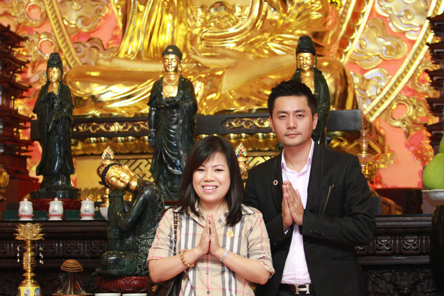 Anh cũng thường xuyên dành những lời khen có cánh cho bà xã của mình. Anh từng chia sẻ phải cảm ơn vợ cả đời cũng không đủ