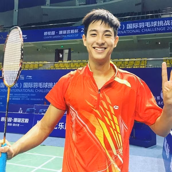 Mới đây, trên một diễn đàn mạng xã hội, những hình ảnh về chàng hot boy cầu lông - Phạm Hồng Nam (SN 1996, đến từ Hà Nội)