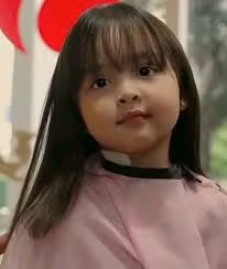 Hy vọng sau này không chỉ Zia mà còn cả cậu em trai mới chào đời sẽ luôn giữ được nét hồn nhiên và xinh xắn như thế này.