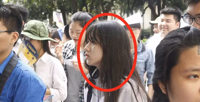 Mới đây, trên mạng xã hội đã xuất hiện một cô học trò bỗng chốc nhận được rất nhiều sự quan tâm từ dân mạng sau khi một bức ảnh chụp lén của cô được đăng tải.