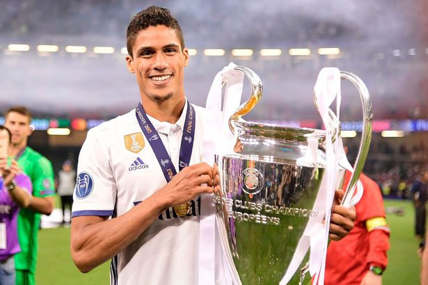 M.U sẵn sàng dốc két cho 50 triệu bảng để thuyết phục Real Madrid bán lại trung vệ Raphael Varane.