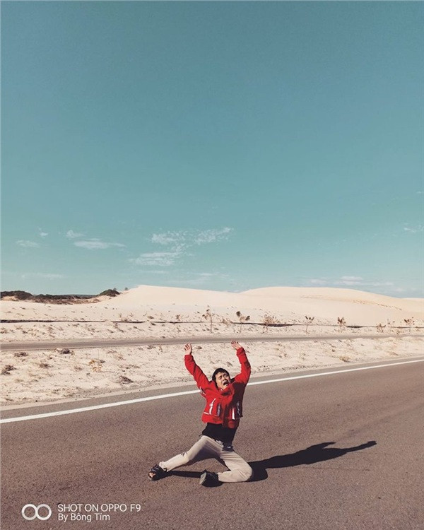 Những bức hình tạo dáng tưởng như "dị" này lại chiếm được cảm tình của người xem bởi sự chân thực đồng thời không kém phần hài hước của chủ thể trong ảnh.