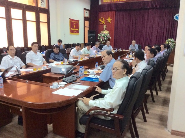 Một phiên họp của hội đồng chức danh giáo sư liên ngành triết học - xã hội học - chính trị học - Ảnh: HĐCDGSNN