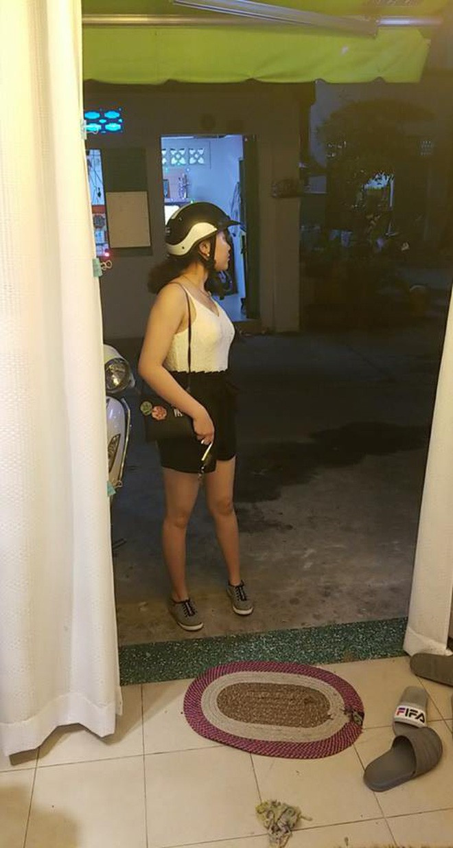 Không chỉ có Duyên, anh trai tên Hải cũng có những bình luận hết sức dí dỏm về clip mình quay lại: ""Đây là con em gái mình, sáng nào mình cũng quét nhà nấu cơm đi chợ, còn nó ngủ tới trưa mới dậy. Sau khi kêu 1000 lẻ 800 lần và dọa quay video thì nó mới chịu dậy. Cứ y như việc mình là phải làm, còn nó thì ăn với ngủ, mỗi lần kêu nó là hạ luôn canxi. Ăn thì nhiều vô đối, đi ngang hàng quán gì cũng kêu anh Hải mua cho em ăn, ăn riết muốn sạt nghiệp luôn".