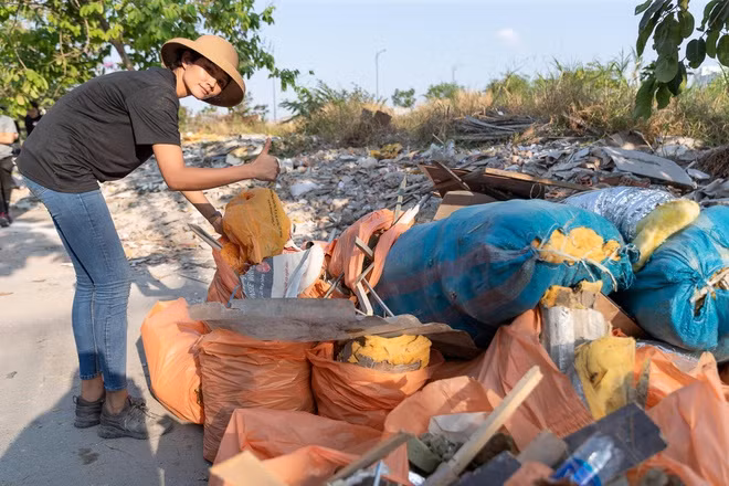 Thử thách dọn rác - #ChallengeForChange được khởi xướng từ một tài khoản Facebook có tên Byron Roman. Sau đó nó được lan rộng và trở thành thử thách được hưởng ứng trên khắp thế giới.