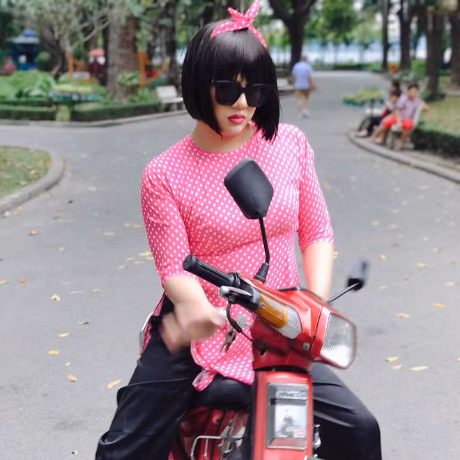 Duy Khánh đã khiến người xem phải nhớ đến mình bằng những câu thoại tếu táo, "cấu hình" mặt khó đỡ cùng cách diễn "nhây" không ai bằng.