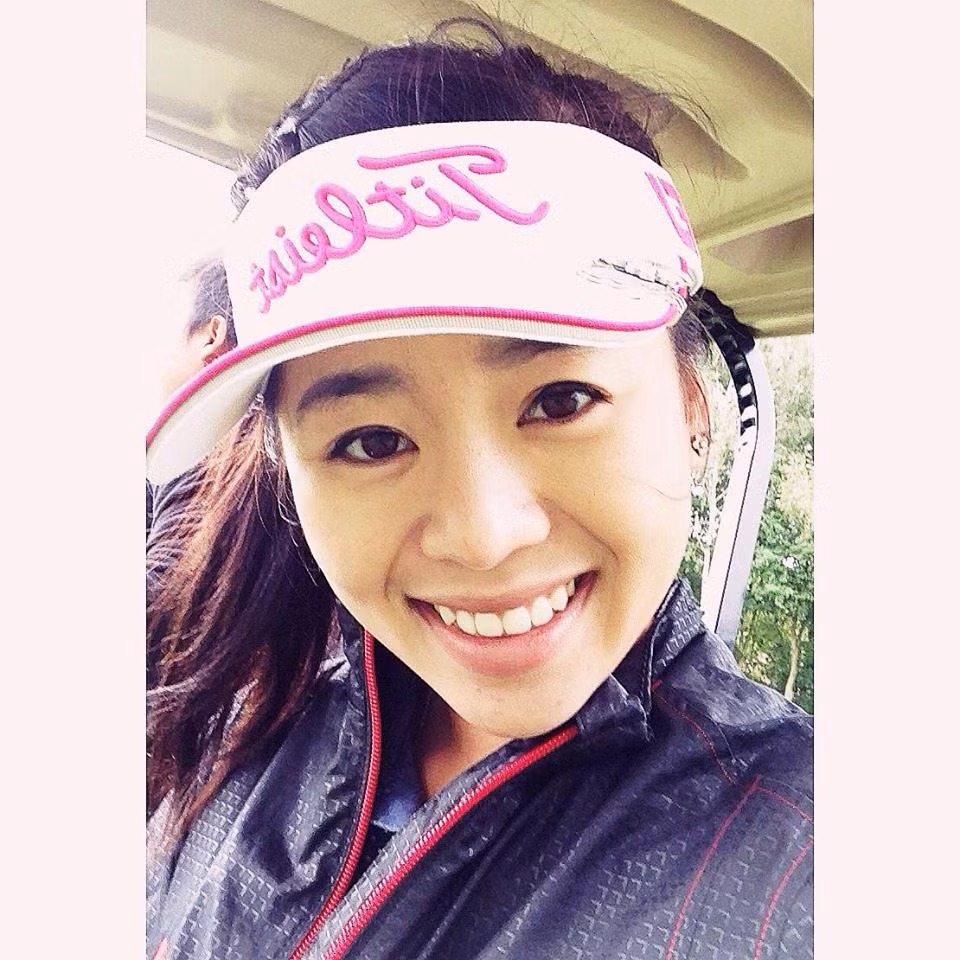 Trước khi kết thúc buổi trò chuyện, Bảo Nghi có một số lời khuyên với các bạn đang có định hướng muốn tìm hiểu môn golf: “Với những bạn trẻ muốn học chơi golf, mình khuyên các bạn nên kiên nhẫn. Golf rất khó bởi vì nó liên kết mật thiết với tính cách của con người bạn. Khi bắt đầu, có lẽ bạn sẽ nghĩ nó nhàm chán nhưng khi bạn đánh được trái banh rồi, thì nó sẽ trở nên vô cùng thú vị”.