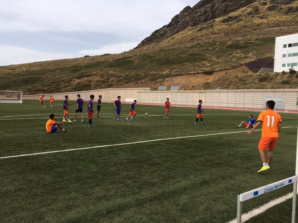 Trong chuyến hành trình của mình đến Colombia, các cầu thủ Futsal Việt Nam đã có những ngày tập huấn bổ ích trên đất Tây Ban Nha và Argentina. Đi tới đâu, các tuyển thủ đều được nước chủ nhà đón tiếp hết sức chu đáo từ chỗ ăn tập và sinh hoạt.