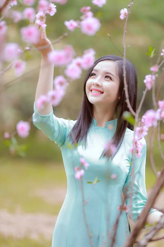 Hiện tại cô gái xinh đẹp xứ Tuyên này đang là sinh viên năm 4, khoa đồ họa của ĐH Mỹ thuật Công nghiệp Hà Nội.