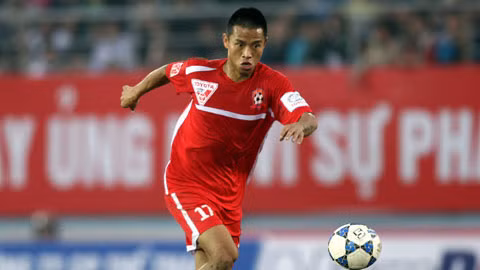 Cũng như Minh Châu, Khánh Lâm là một cầu thủ thi đấu không ngại va chạm và chính sự bạo dạn trong những pha tranh chấp của Khánh Lâm giúp ĐTVN chiến thắng trong việc cầm bóng giữa sân.