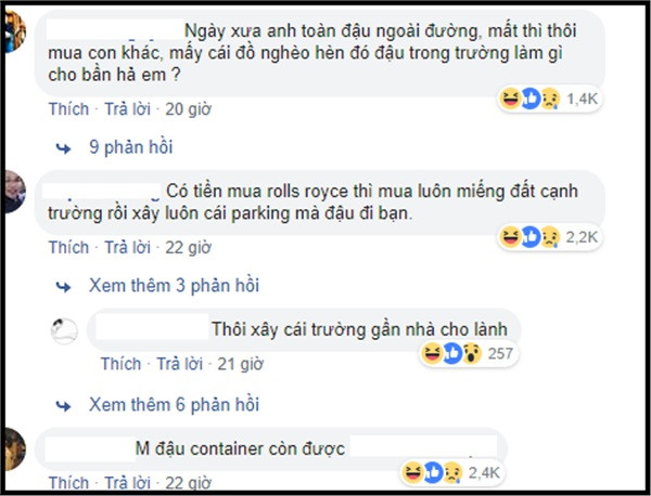 Điển hình như câu hỏi: "Cho em hỏi con Rolls Royce nhà em hơi dài. RMIT có chỗ đậu xe không ạ?" đã khiến CĐM đặt dấu hỏi về độ giàu của các sinh viên ĐH RMIT.