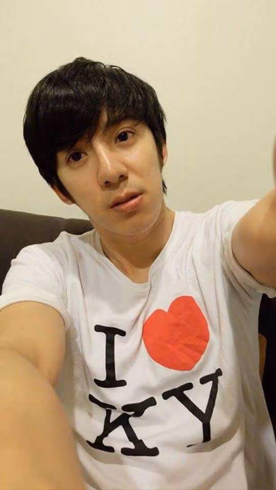 Toàn bộ những nét trên khuôn mặt của Paya đều hoàn hảo từ đôi mắt, chiếc mũi, chiếc miệng đều hút ánh người nhìn.