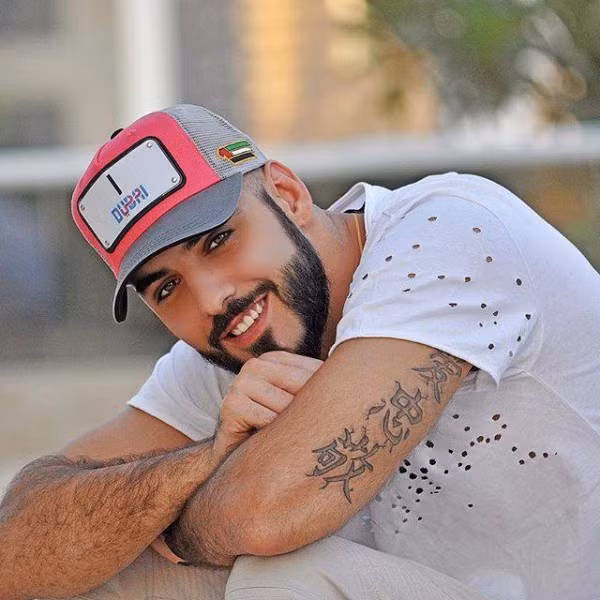 Sở hữu gương mặt nam tính, các đường nét hoàn hảo không góc chết, Omar Borkan Al Gala vẫn chiếm trọn trái tim bất cứ cô gái nào ngay từ cái nhìn đầu tiên.