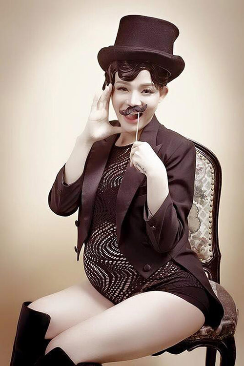 Sau khi bộ ảnh bụng bầu xinh đẹp của Hường Natasha được đăng tải nó đã chiếm được rất nhiều cảm tình của cư dân mạng và họ liên tục gửi những lời khen ngợi dành cho cô nàng "bầu bì" xinh đẹp này.